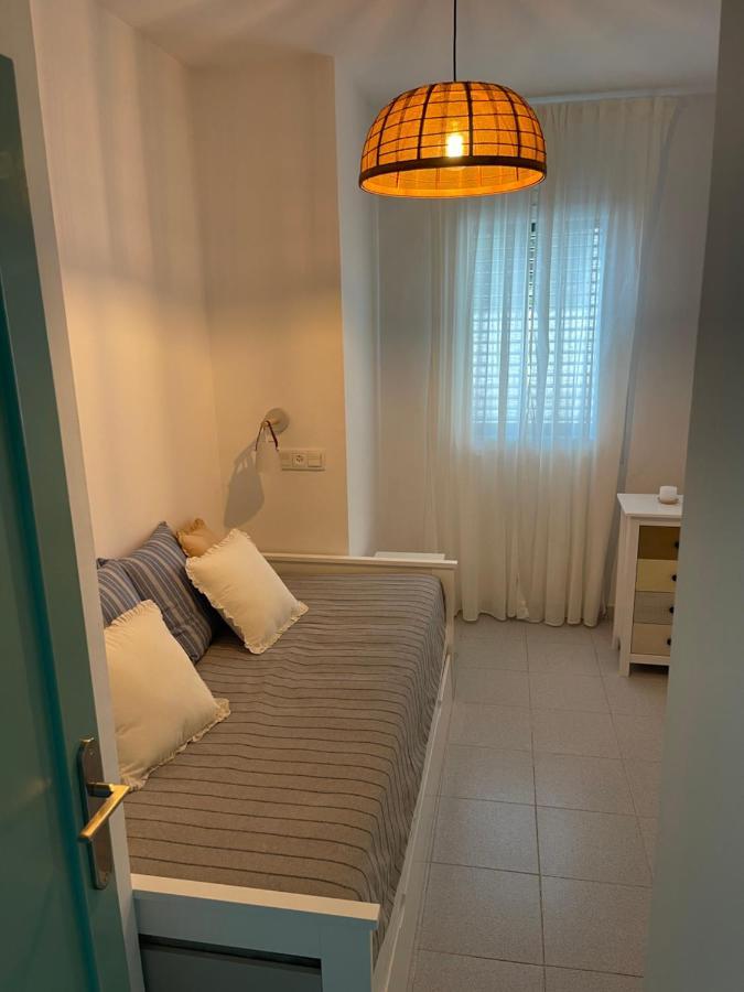 Aquamarine Sant Feliu En La Playa Con Patio Apartment ซานต์เฟลิอูเดกีโซลส์ ภายนอก รูปภาพ